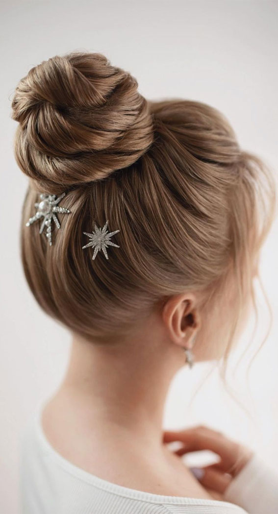 50+ Updo Hairstyles That’re So Stylish : Sleek Ballerina Top Knot