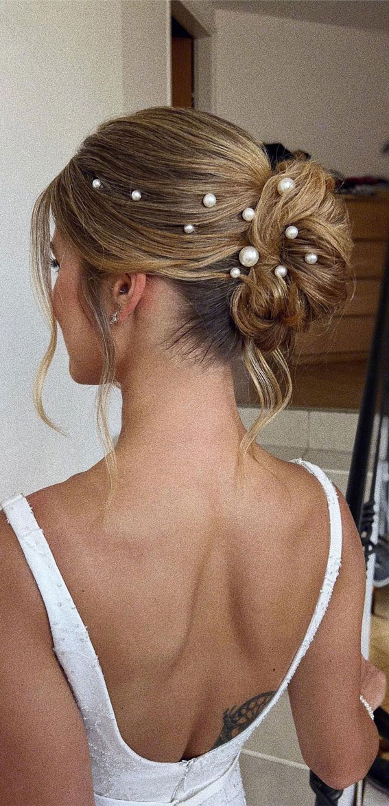 This Cliche Wedding Hairstyle Is Totally Chic Again (Would YOU Wear It?) |  Glamour