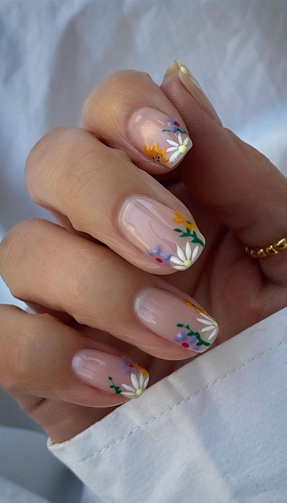 Your Nails Deserve These Floral Designs : Flower Meadow