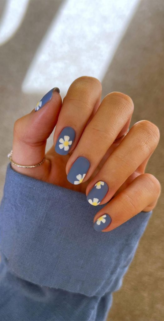 Your Nails Deserve These Floral Designs Daisy Dusty Blue Nails 2851