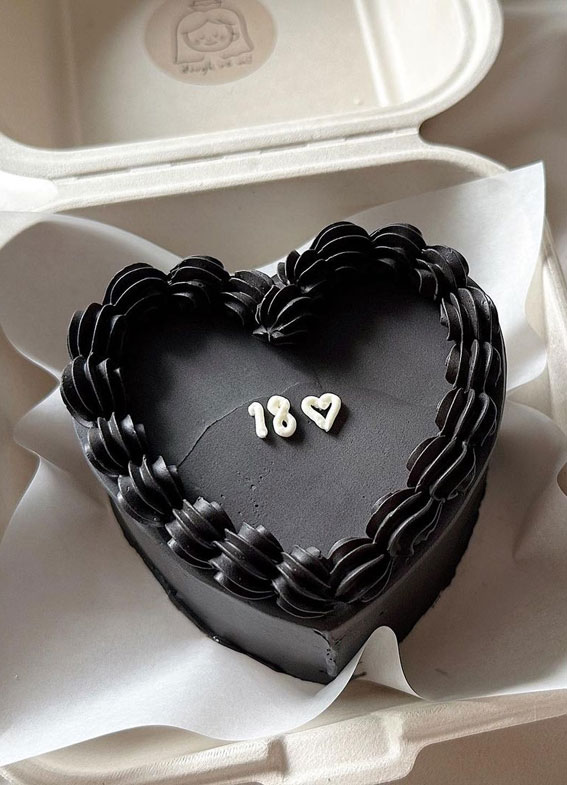 50+Cute Minimalist Buttercream Cakes : Black Heart Cake for 18th Birthday