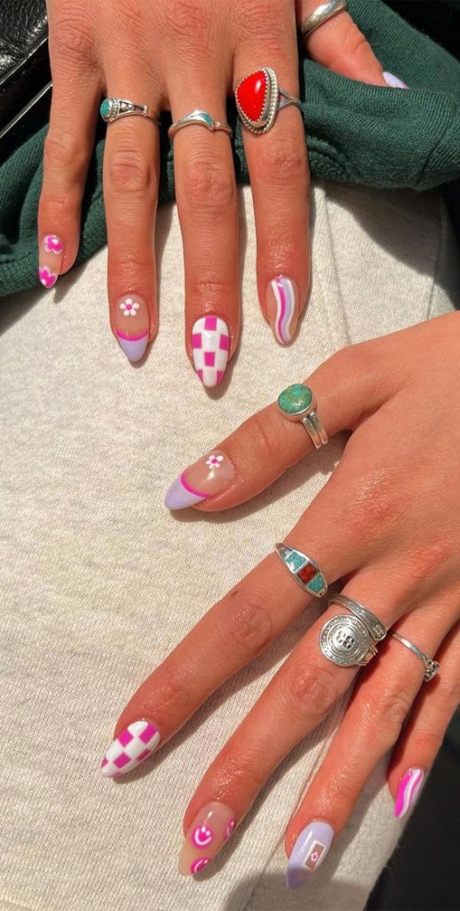 35 Aesthetic Retro Nail Designs For A Spring Mani Pink and White Combo