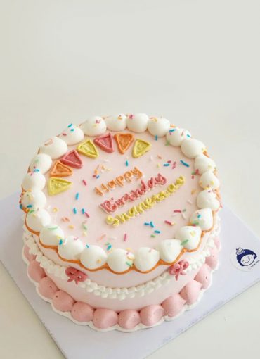 50+Cute Minimalist Buttercream Cakes : Sprinkle Pink Cake