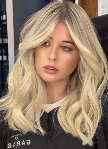 35 Cute Summer Hair Colours & Hairstyles : Sandy Beach Blonde