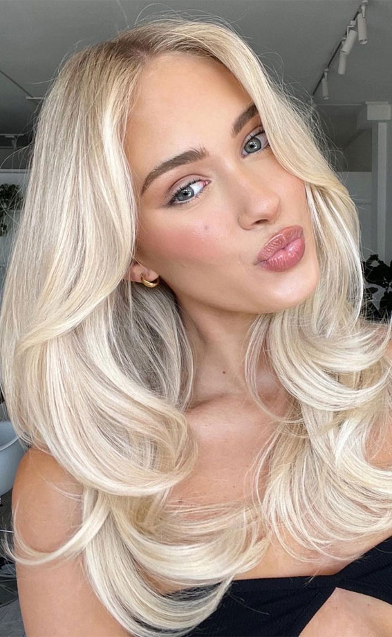 32 Trendy Blonde Hair Colour Ideas : Honey Blonde 90s Blow Out