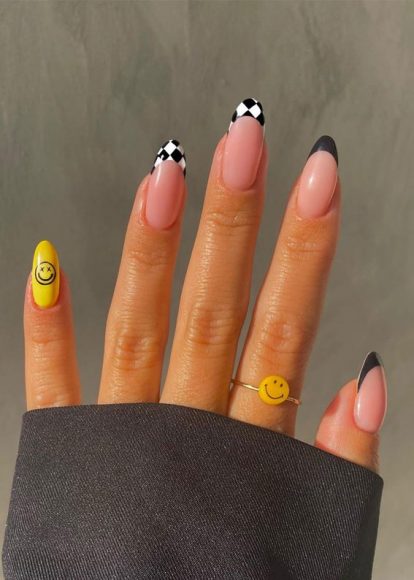 50 Cute Summer Nail Designs Smiley Face Checkered Board Tips