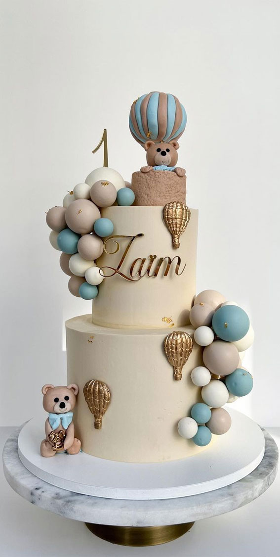 A Cake to Celebrate your Little One : Two Tier Cake with Gold Hot Air Balloons
