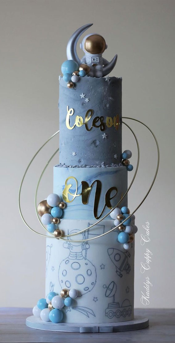 A Cake to Celebrate your Little One : Astronaut Inspired Cake