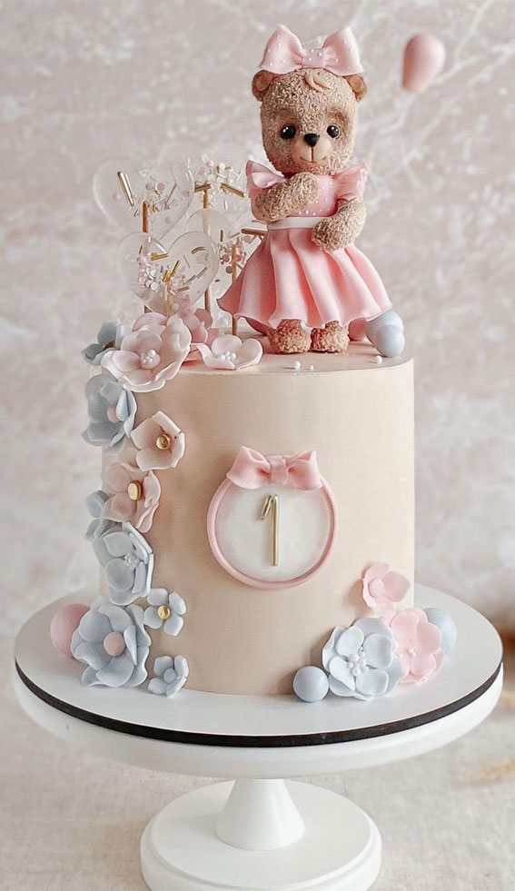 A Cake to Celebrate your Little One : Sweet Little Cake for Baby Girl