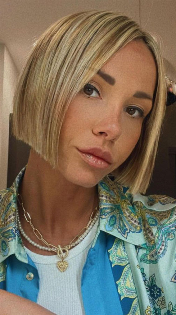 40 Timeless Charm of the Bob Haircuts & Hairstyles : Chin Length Blunt Bob