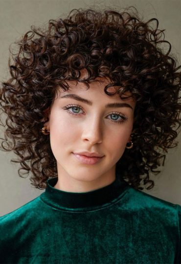 35 Low-Maintenance Soft Curly Bob Haircuts : Voluminous Curl Cut With Bangs