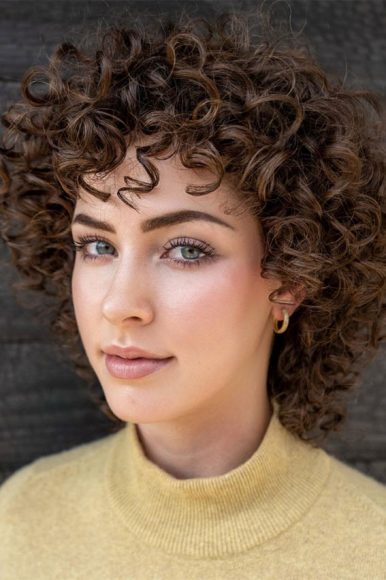 35 Low-Maintenance Soft Curly Bob Haircuts : Layered Curly Haircut With ...