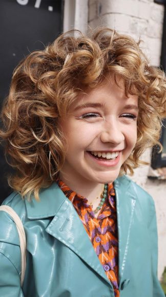 35 Low-Maintenance Soft Curly Bob Haircuts : 70s Vibes