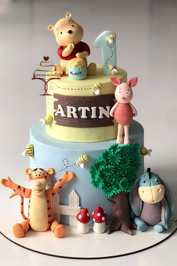 First birthday cake, Winnie-the-Pooh | Winnie the pooh cake, Baby first birthday  cake, Boy birthday cake