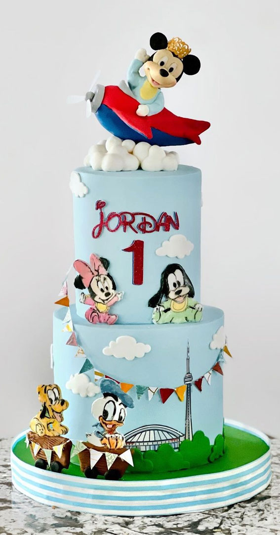 A Cake to Celebrate your Little One : Mickey & Friends