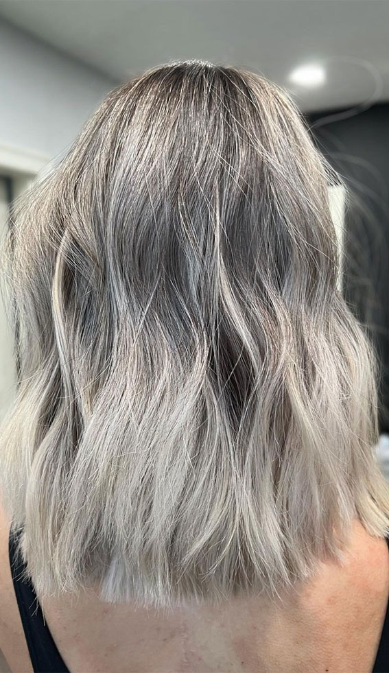 Alluring Hair Colour Ideas for Trendsetters : Smoky Silver Sophistication