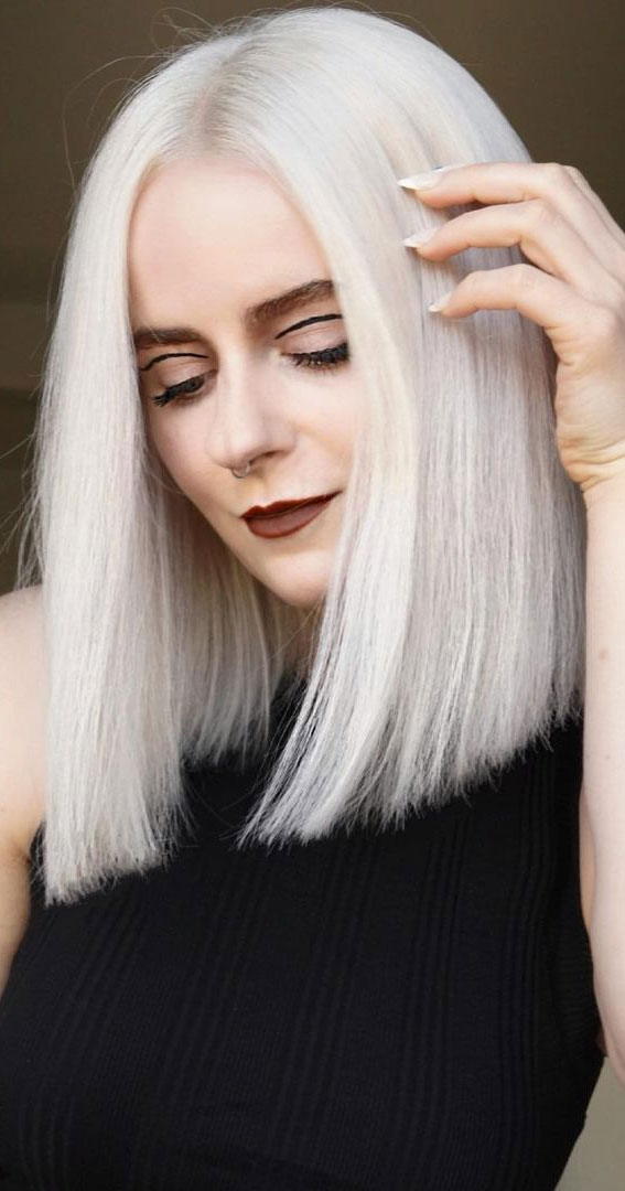 Alluring Hair Colour Ideas for Trendsetters : Platinum Long Bob