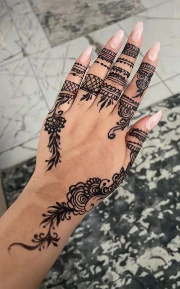 35 Beautiful Henna Design Ideas : Simple Arabic Henna Design + Neutral ...