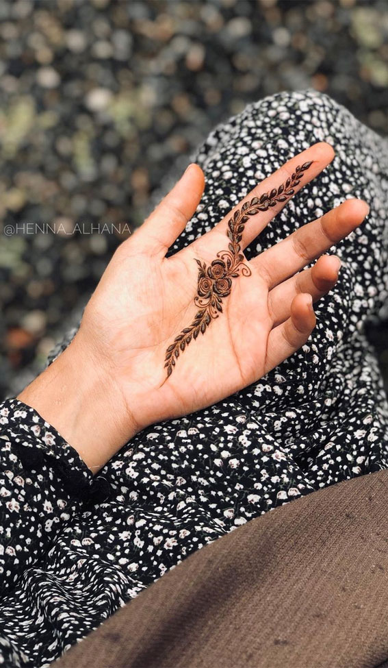 35 Beautiful Henna Design Ideas : Simple Floral Henna