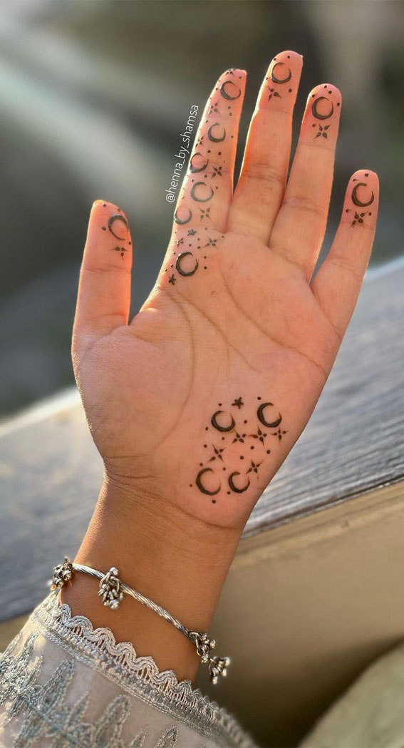 35 Beautiful Henna Design Ideas : Little Moons