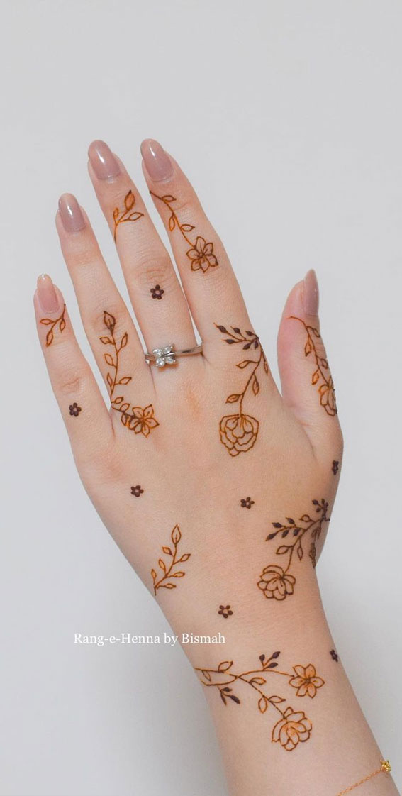 35 Beautiful Henna Design Ideas : Dainty Henna