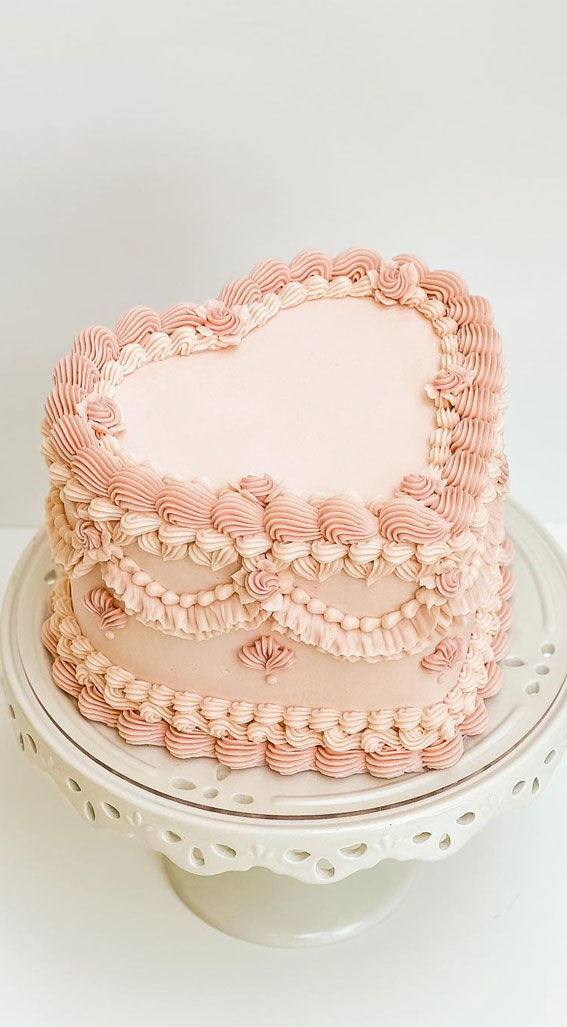 50 Layers of Happiness Birthday Cakes that Delight : Neutral Vintage Pipping Cake
