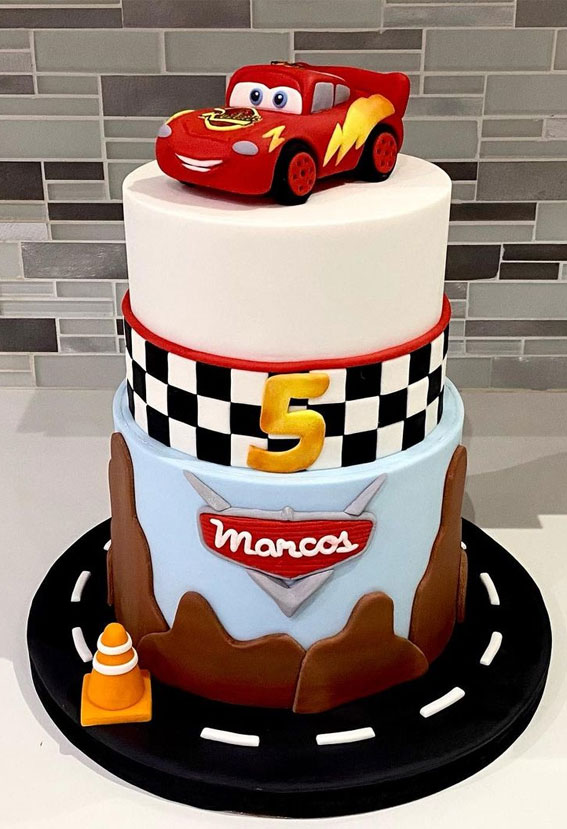50 Birthday Cake Ideas to Mark Another Year of Joy : Lightning McQueen Cake