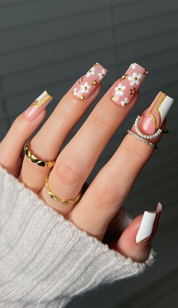 Bloom into Summer with Gorgeous Floral Nail Designs : White Flower & Gold Nail Designs
