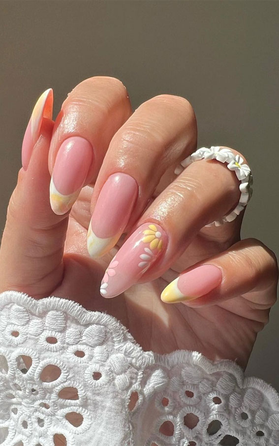 Bloom into Summer with Gorgeous Floral Nail Designs : Yellow & White Flower Nails