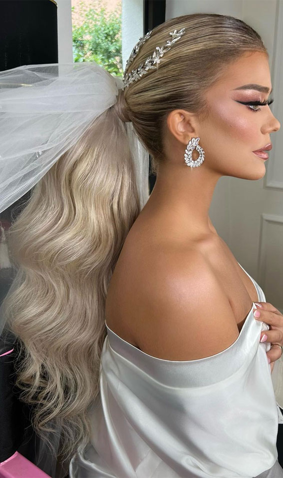 Romantic Hair Colour Ideas For Wedding-Day Glamour : Platinum Blonde Ponytail