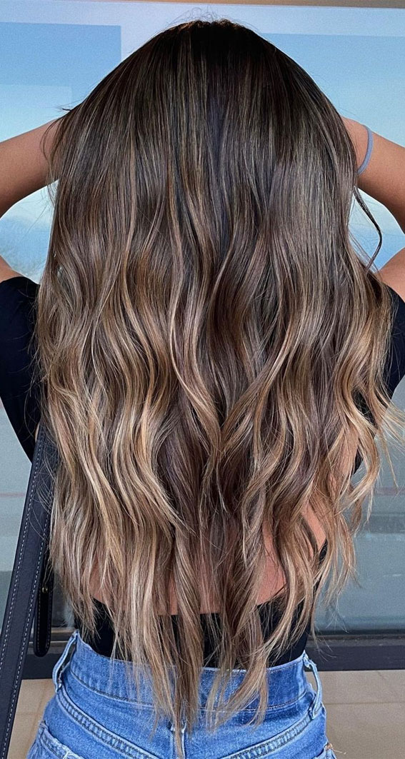 40 Subtle Hair Colour Ideas for a Sun-Kissed Glow : Soft balayage for low maintenance