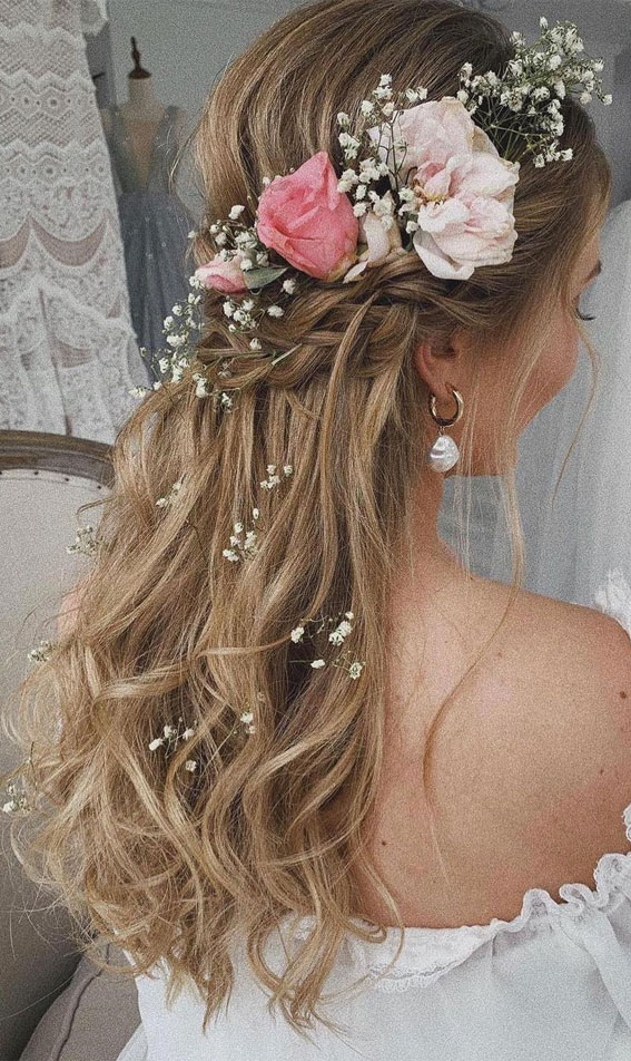 Adding Real Or Dried Flowers To Wedding Hairstyles