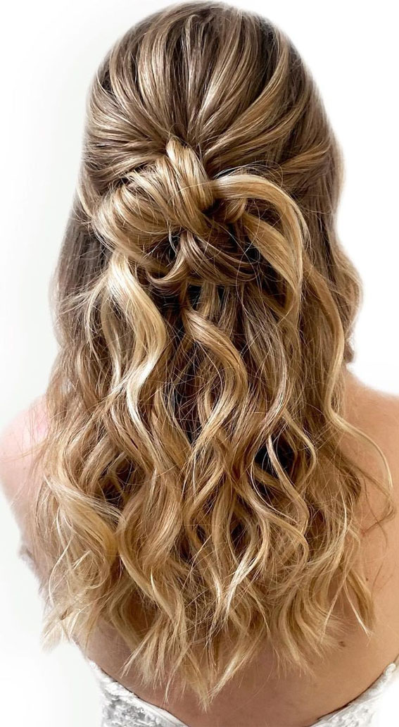 35 Enchanting Hairstyles for a Fairytale Wedding : Relaxed, Soft, Rustic Half up Style