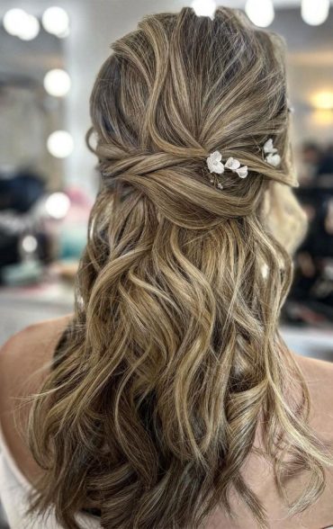 27 Effortlessly Beautiful Hairstyles for a Bohemian Wedding ...