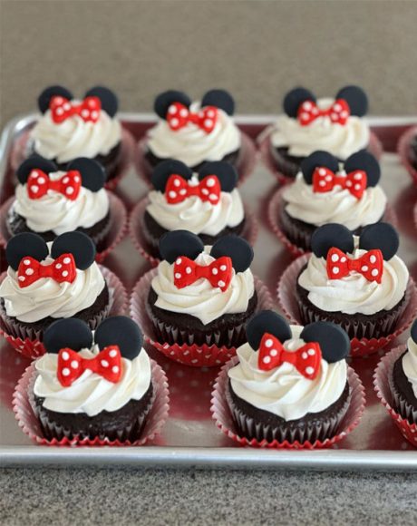 40 Irresistible Cupcake Ideas : Minnie Mouse Cupcakes