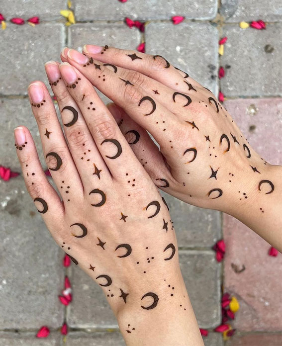 Intricate Henna Designs for Special Occasions : Sparkling Stars & Moons