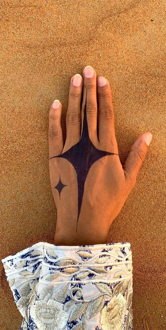 Intricate Henna Designs for Special Occasions : Big & Small Sparkling Stars