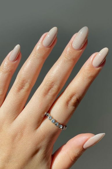 Glamorous Soft And Subtle Autumn Nail Designs Shimmery Nude Nails