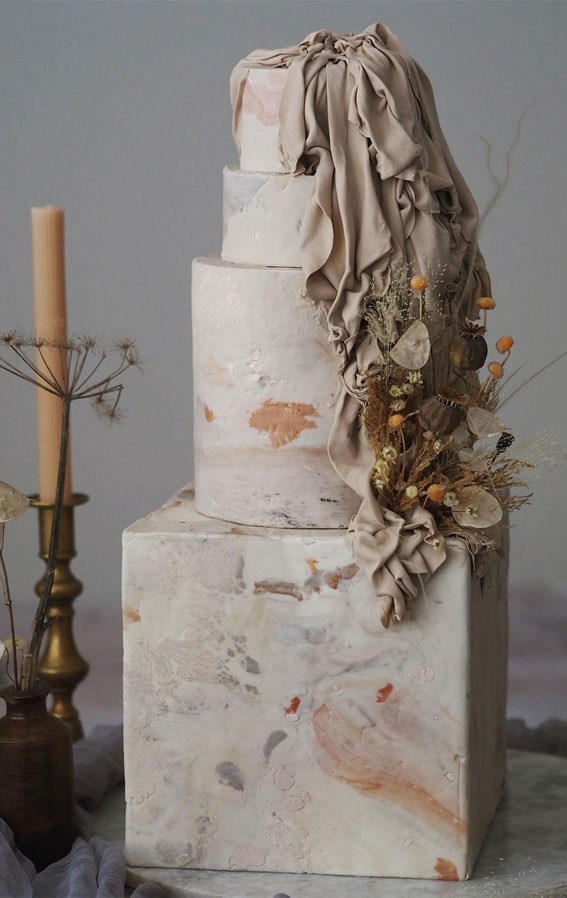 Gold Leaf  Gold leaf cakes, Gold cake decorations, Cool wedding cakes