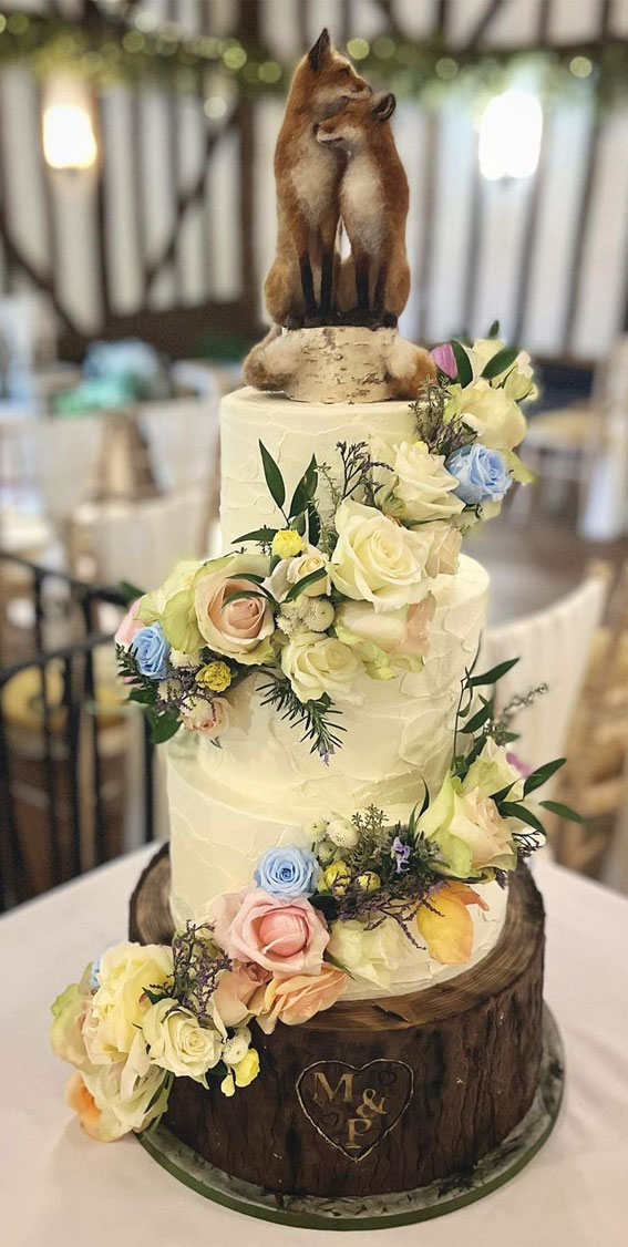 Woodland-inspired Wedding Cake Ideas : Four Tier Woodland Theme Cake