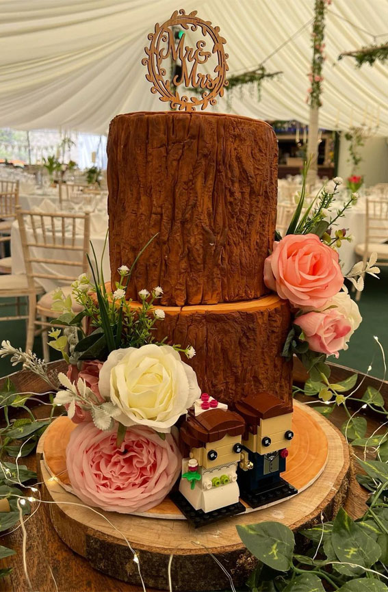 Woodland-inspired Wedding Cake Ideas : Rustic Wood Bark Effect Cake