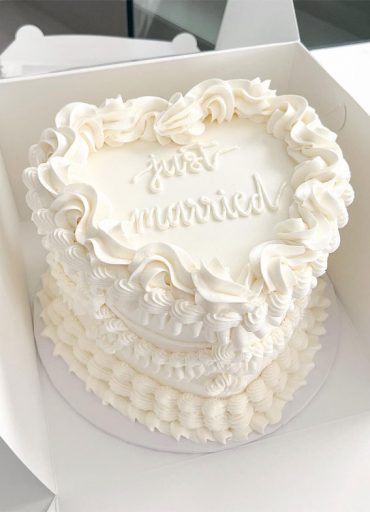 Charming Just Married Cake Ideas with Buttercream Frosting : All White ...