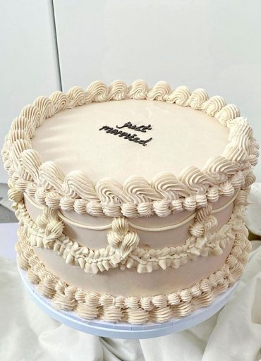 Charming Just Married Cake Ideas With Buttercream Frosting Classic Lambeth Cake