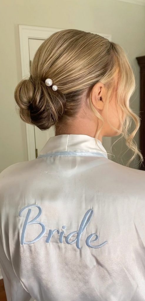 Chic Updos To Elevate Your Hair Game : Sleek Garlic Knot Bun