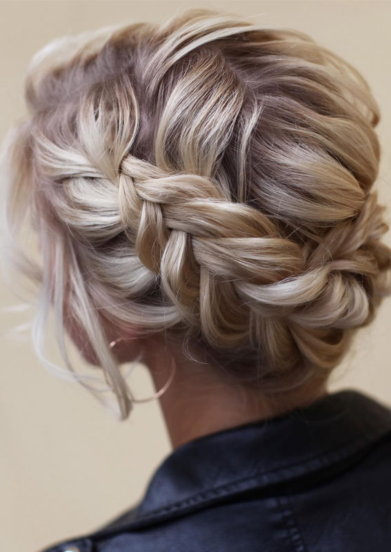Chic Updos To Elevate Your Hair Game : Braided Updo