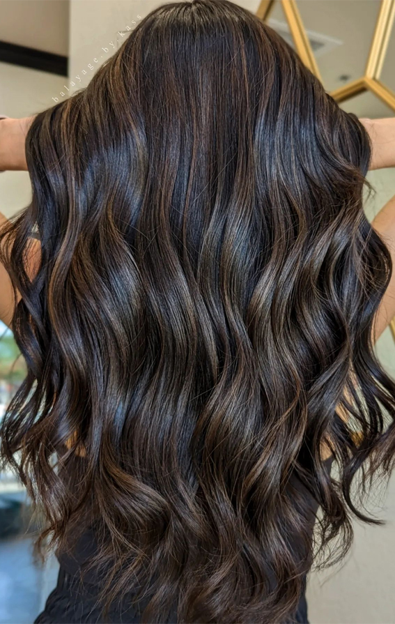 50 Sweater Weather Shades Fall Hair Colour Transformations : Dark Chocolate Soft Waves