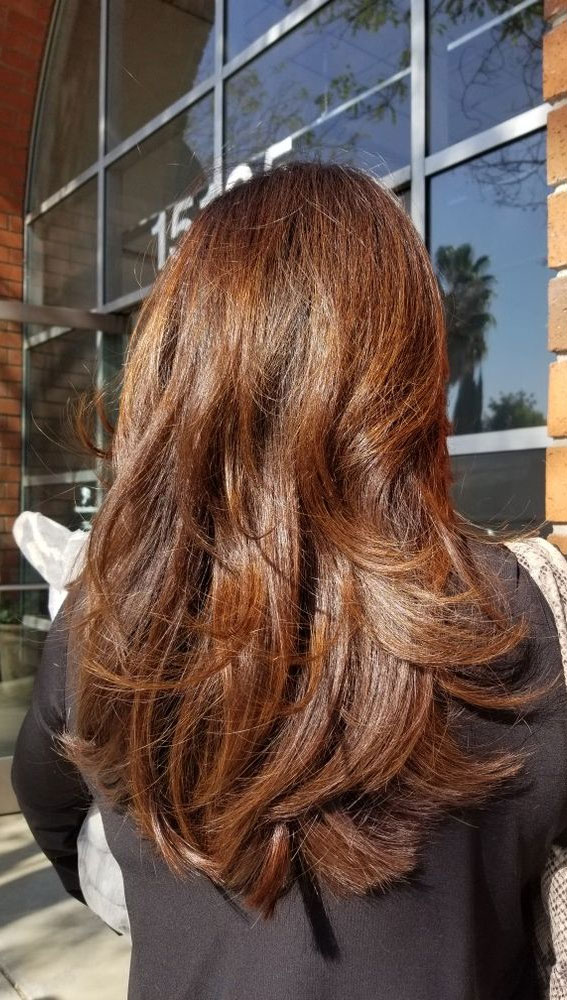 50 Cozy Fall Hair Colour Ideas for a Stylish Season : Caramel Brown Dimensional Look