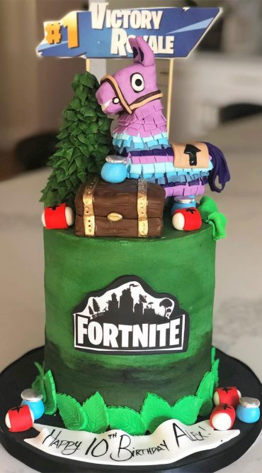 Fortnite Cake Ideas To Inspire You Dark Green Cake For 10th Birthday 0084