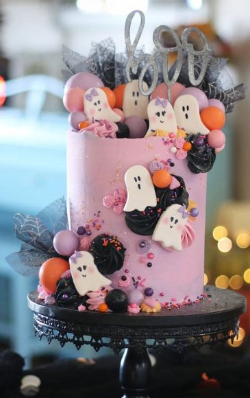 Halloween Cake Ideas for a Frighteningly Delicious Celebration : Little ...