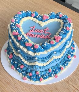 Charming Just Married Cake Ideas With Buttercream Frosting Something Blue Cake